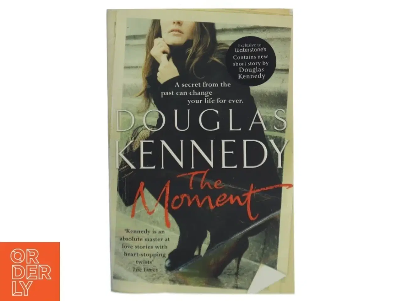 Billede 1 - The Moment af Douglas Kennedy (Bog)
