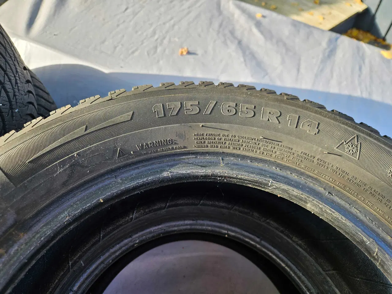 Billede 3 - Michelin vinterdæk 14" SOLGT.