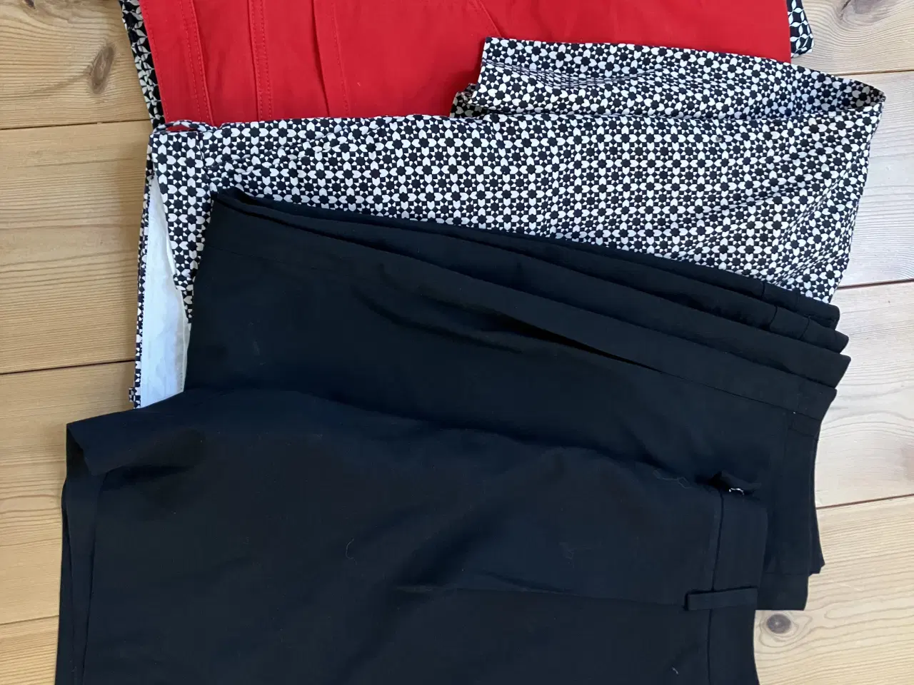 Billede 1 - 7/8 bukser og shorts 