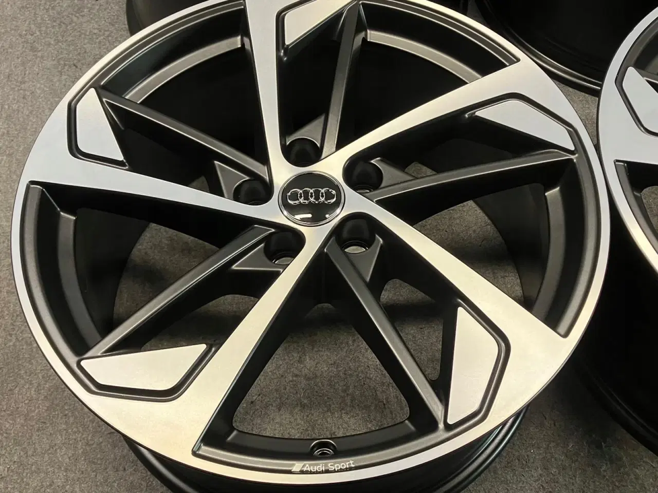 Billede 4 - ALUFÆLGE AUDI Q3 SQ3 RSQ3 83A 19"