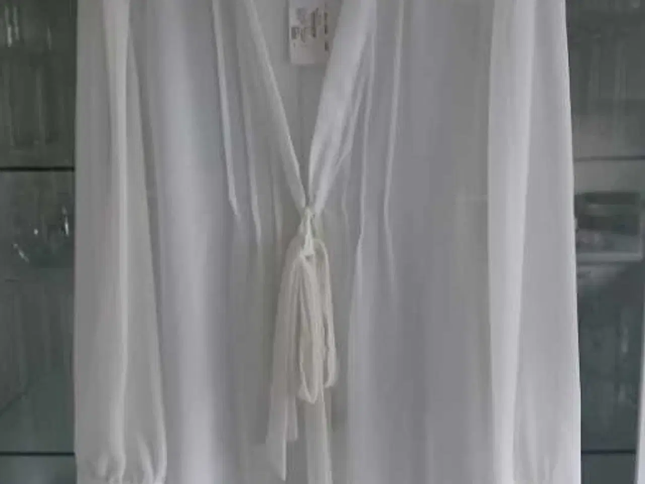 Billede 1 - Elinette skjorte bluse str 44