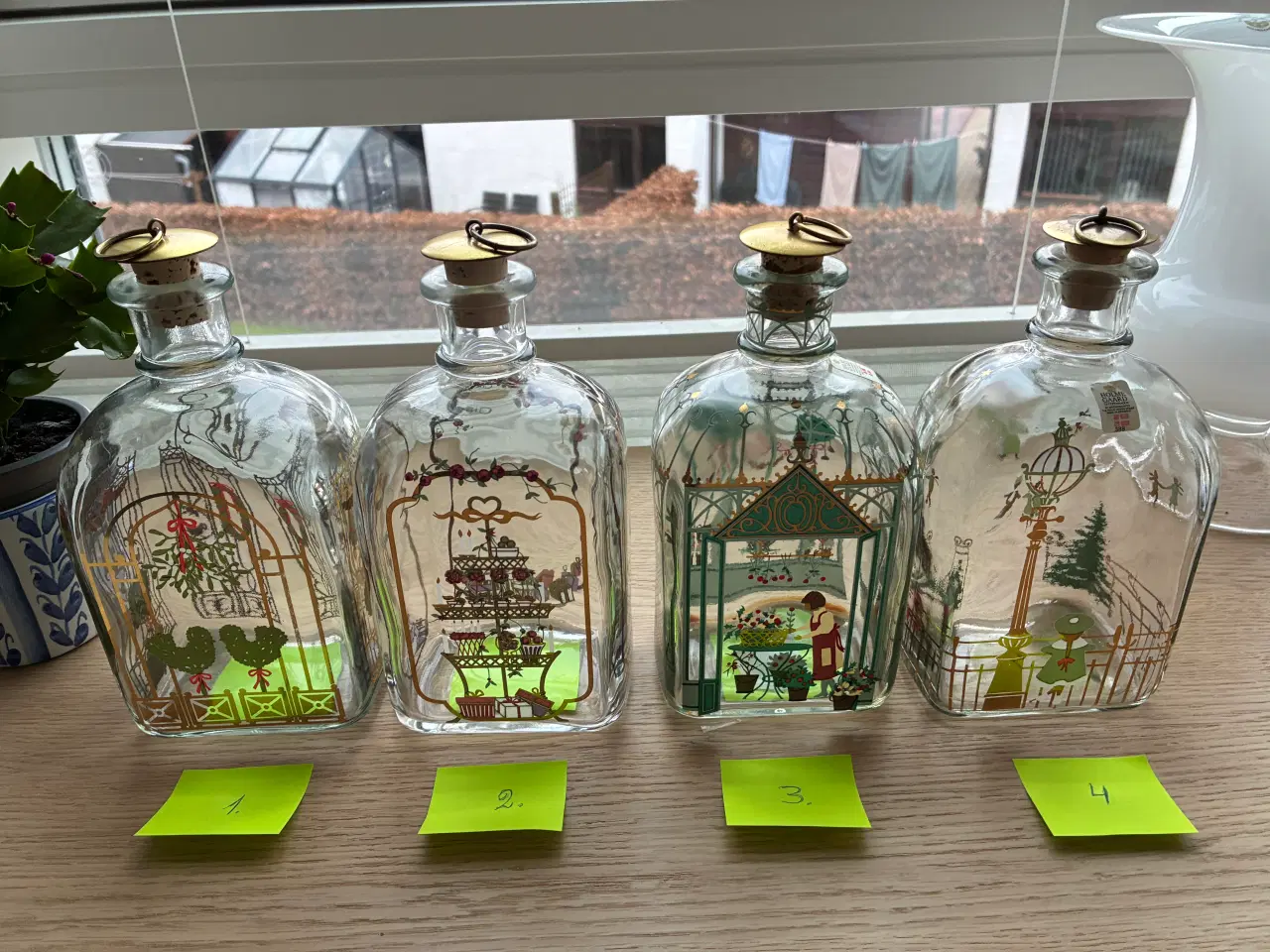 Billede 1 - Juleflasker fra Holmegaard - 4 forskellige årgang