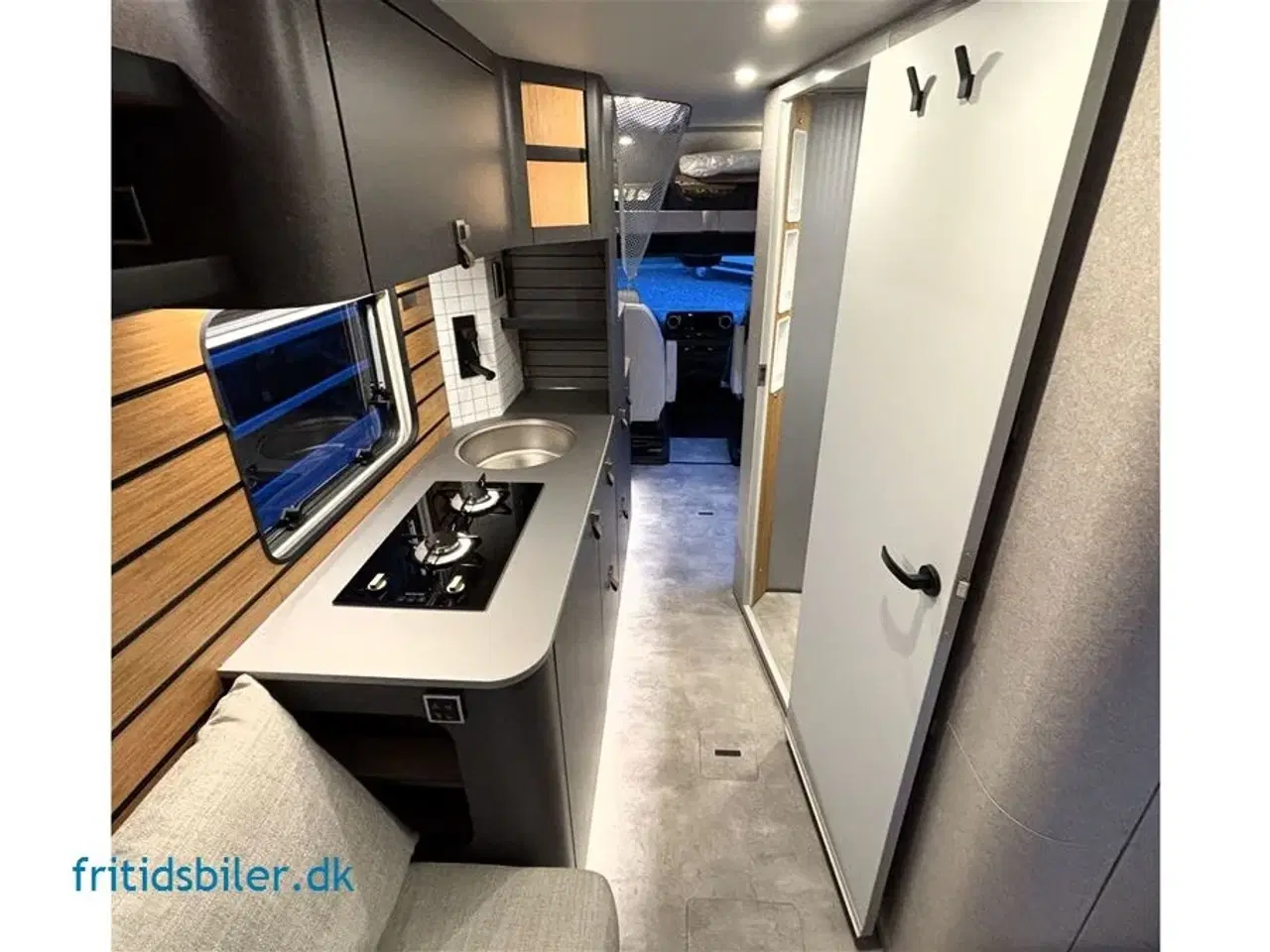 Billede 20 - 2024 - Hymer Venture S 190hk   HYMER Venture S definerer en helt ny køretøjskategori – en innovativ autocamper, der opfylder de højeste krav til design og funktion