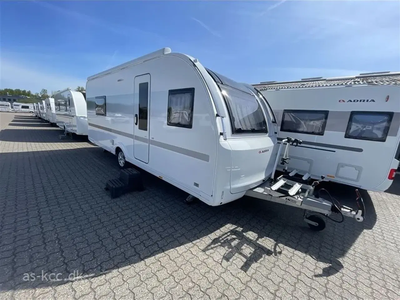 Billede 1 - 2022 - Adria Adora 572 UT   Adria Adora 572 UT årg. 2021 4 sovepladser, 5 siddepladser. Alde centralvarme., Air Con, Thule markise på taget