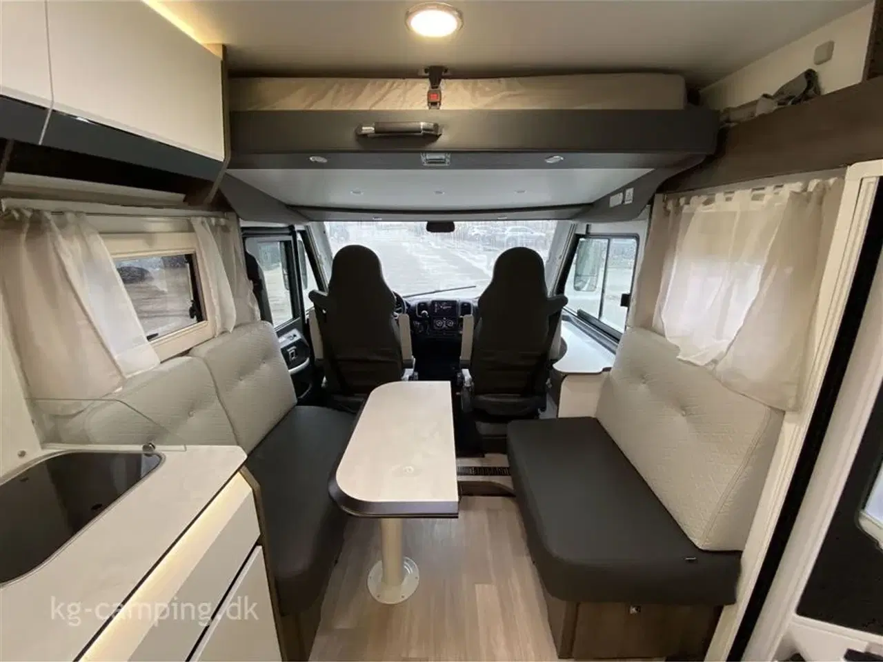 Billede 8 - 2023 - Benimar Amphitryon 998 3500 kg   Særdeles velholdt Benimar AMPHITRYON 998 ALDE - Vognen kan vejes op til 4.400 kg.