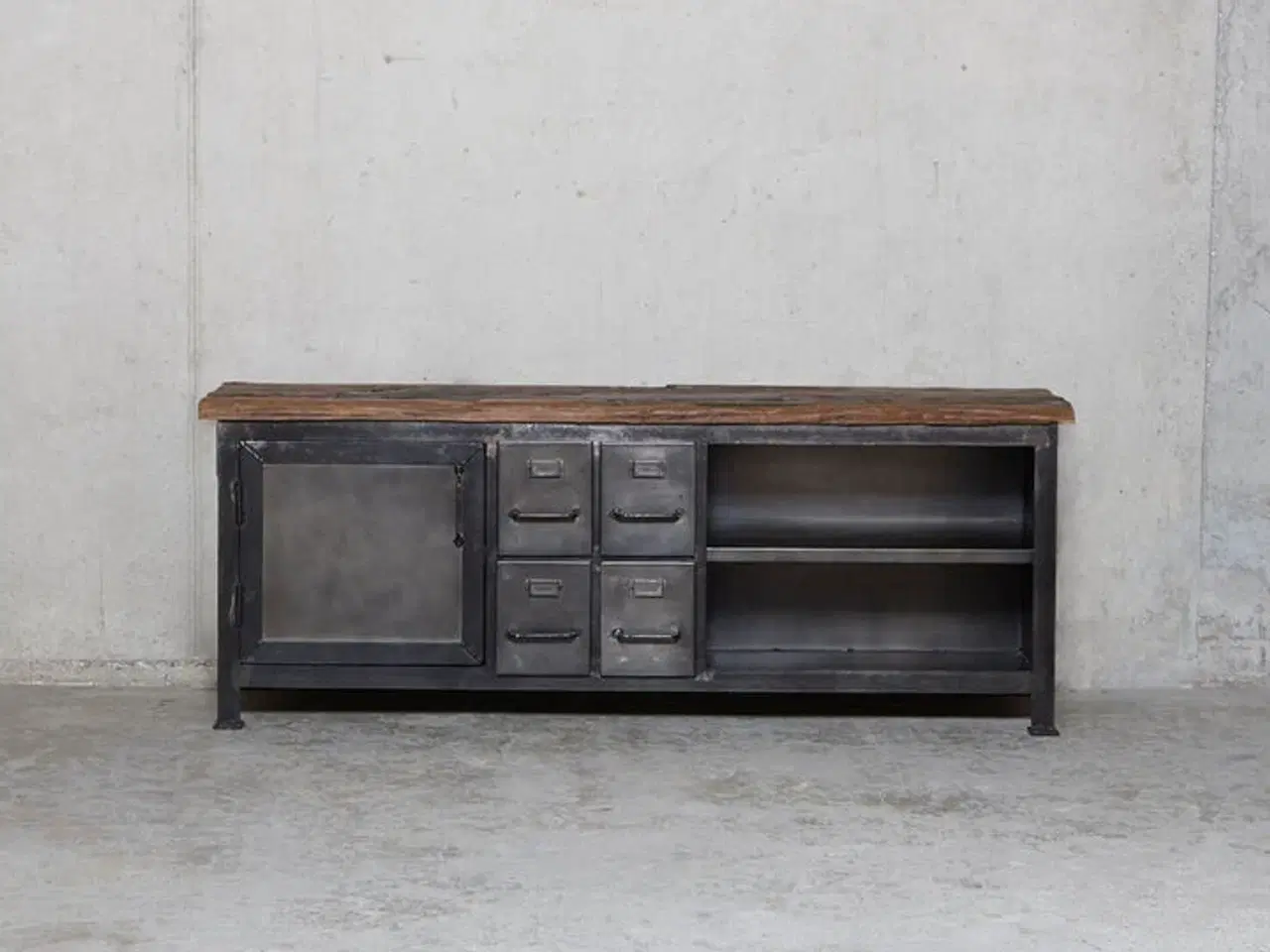 Billede 1 - Nyt TV bord TRAIN