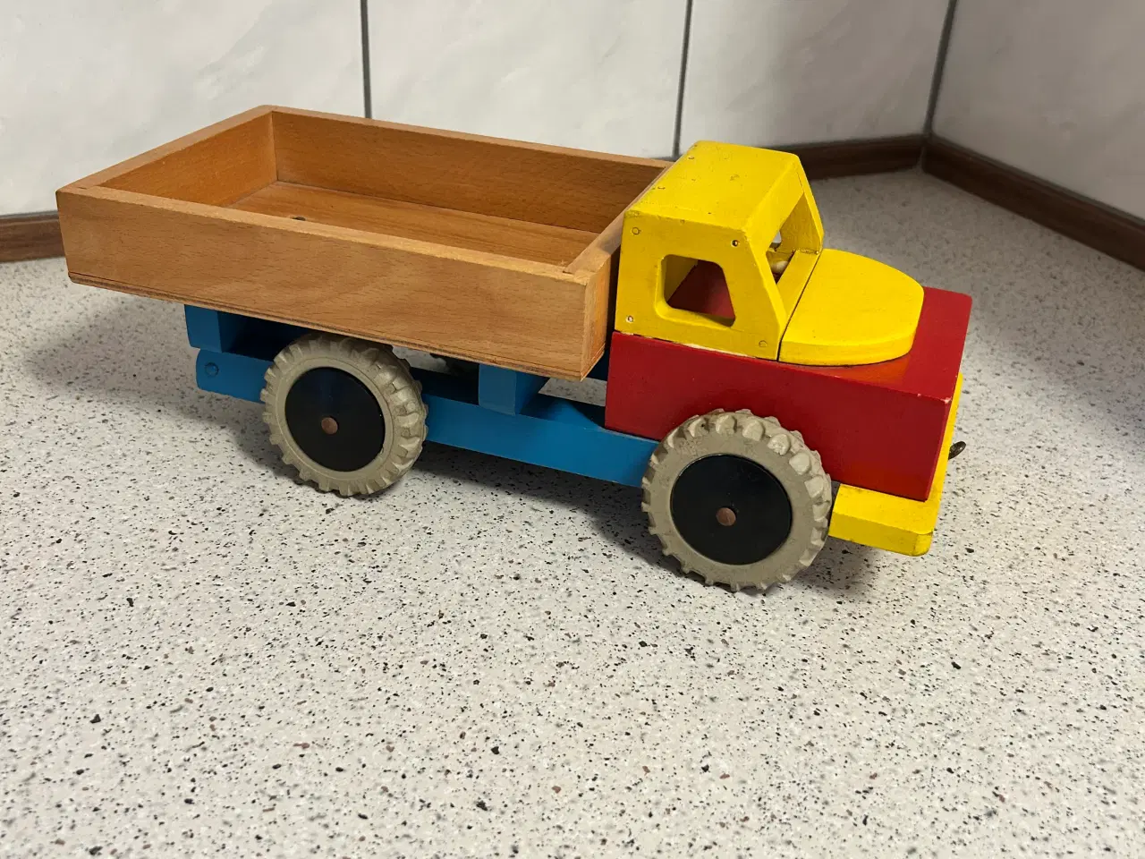 Billede 2 - Modellastbil 