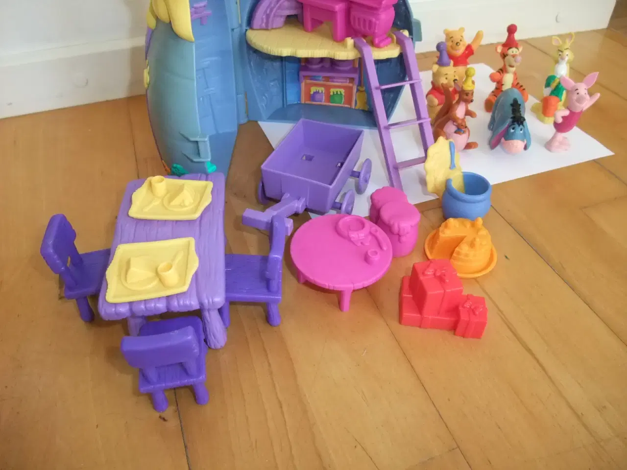 Billede 3 - Peter Plys Hus+Figurer