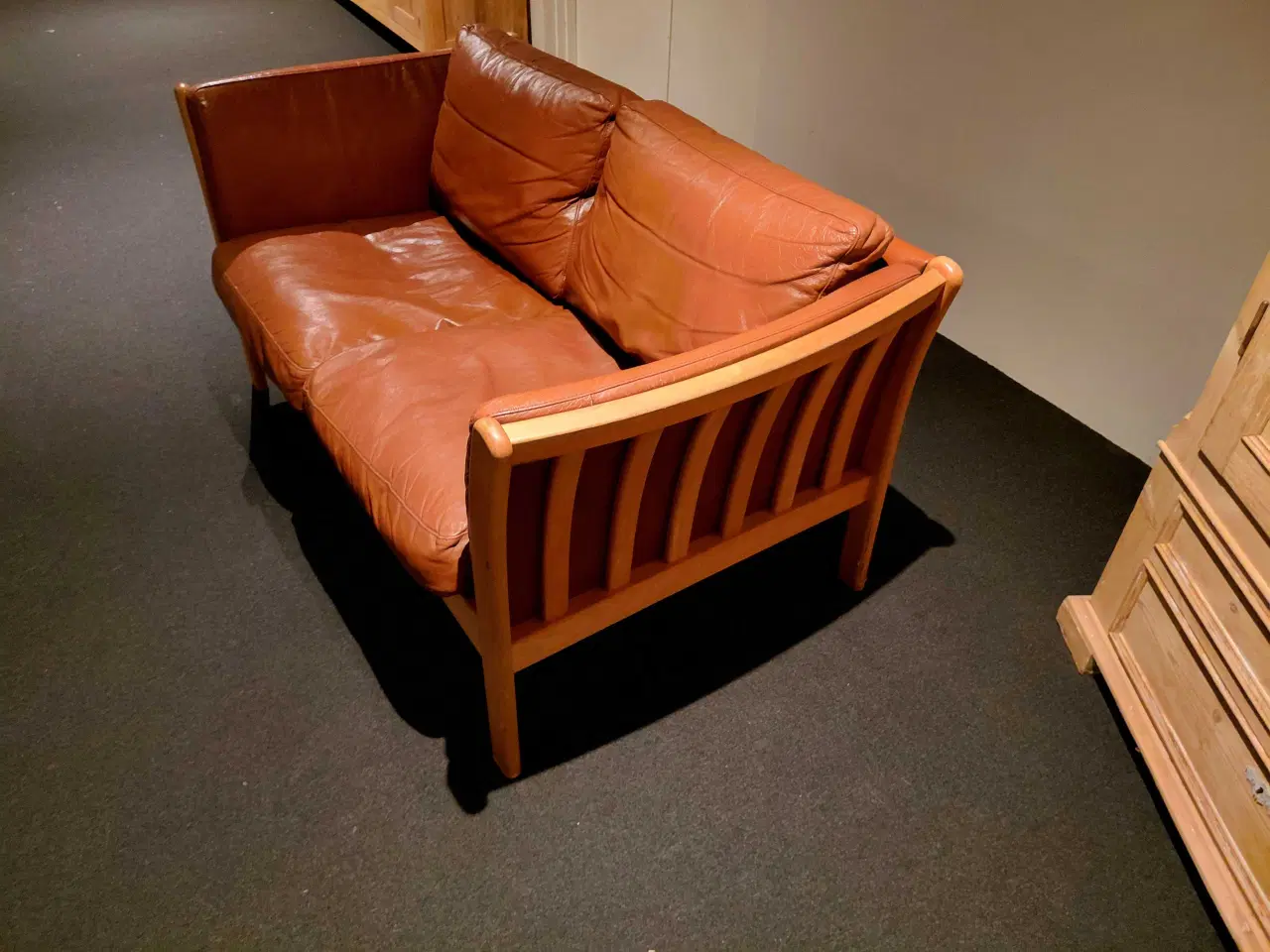 Billede 2 - Tremmesofa m læderbetræk