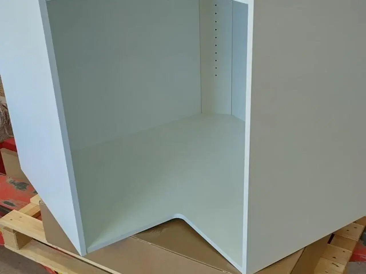 Billede 3 - 1 stk. Usamlet hjørneunderskab m/2 karruseller.