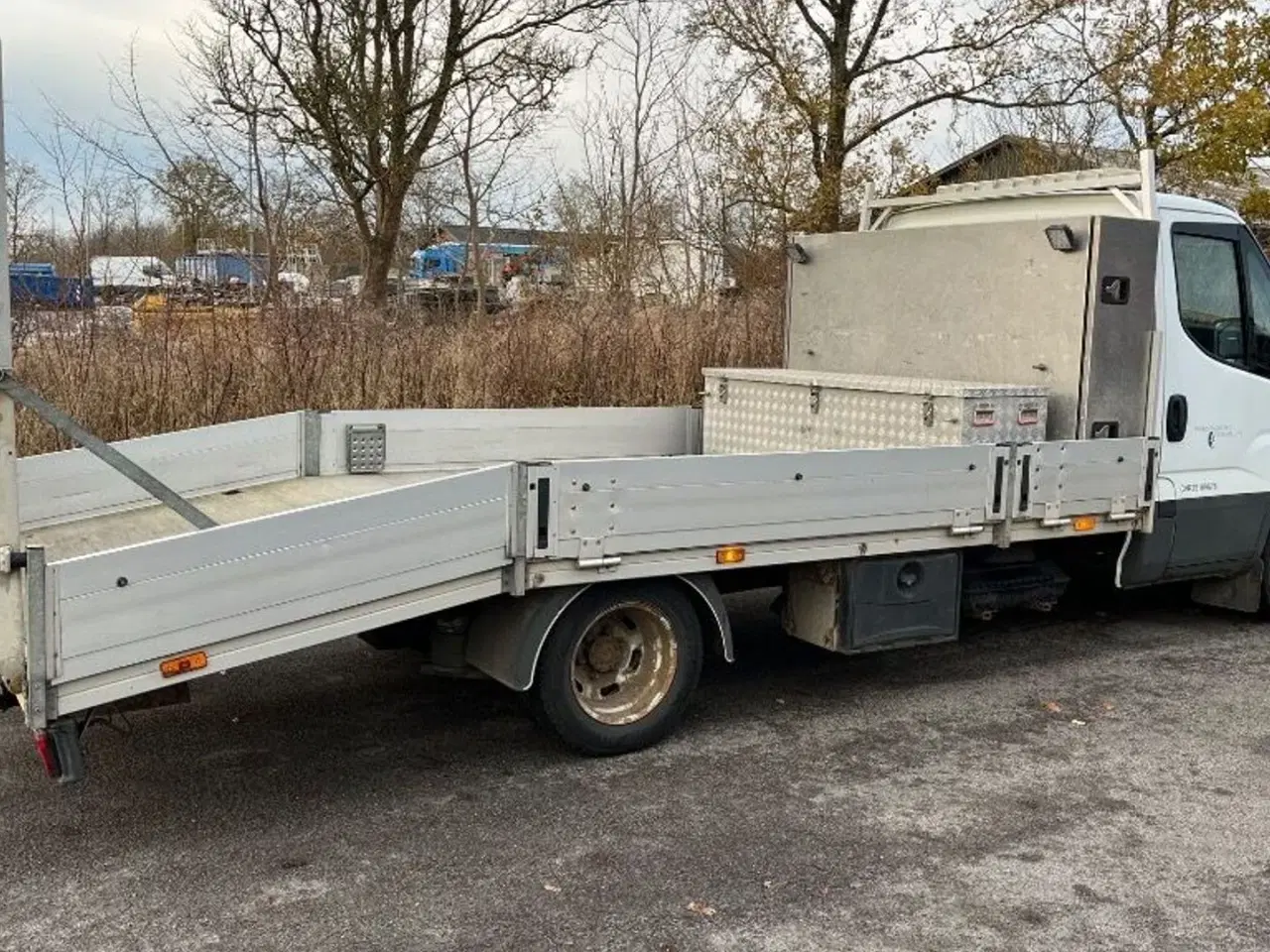 Billede 3 - Iveco 35C18 3,0D med Alu-knæklad og læsserampe.