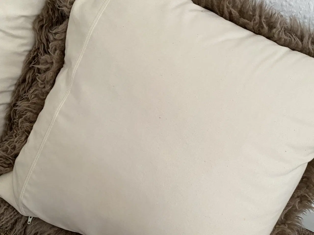 Billede 3 - Fine pyntepuder til salg (2 for 30 kr)