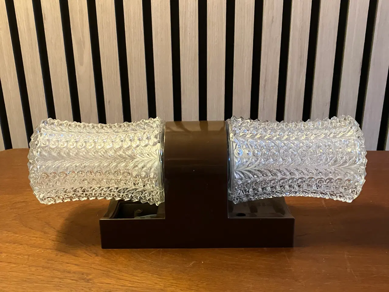 Billede 2 - Retro lampe til badeværelset eller gangen.