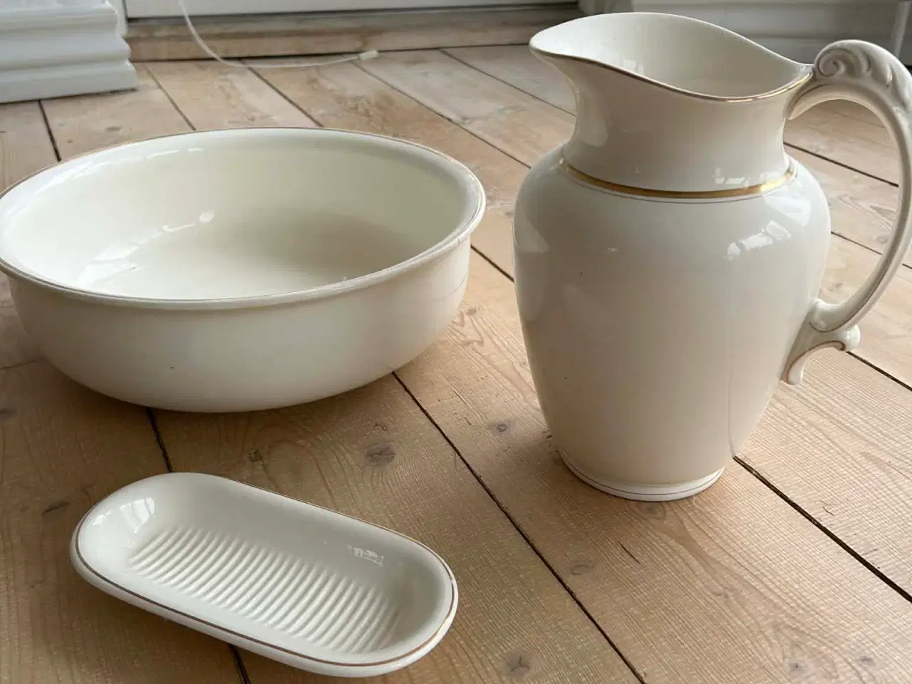 Billede 1 - Servantesæt, 3 dele