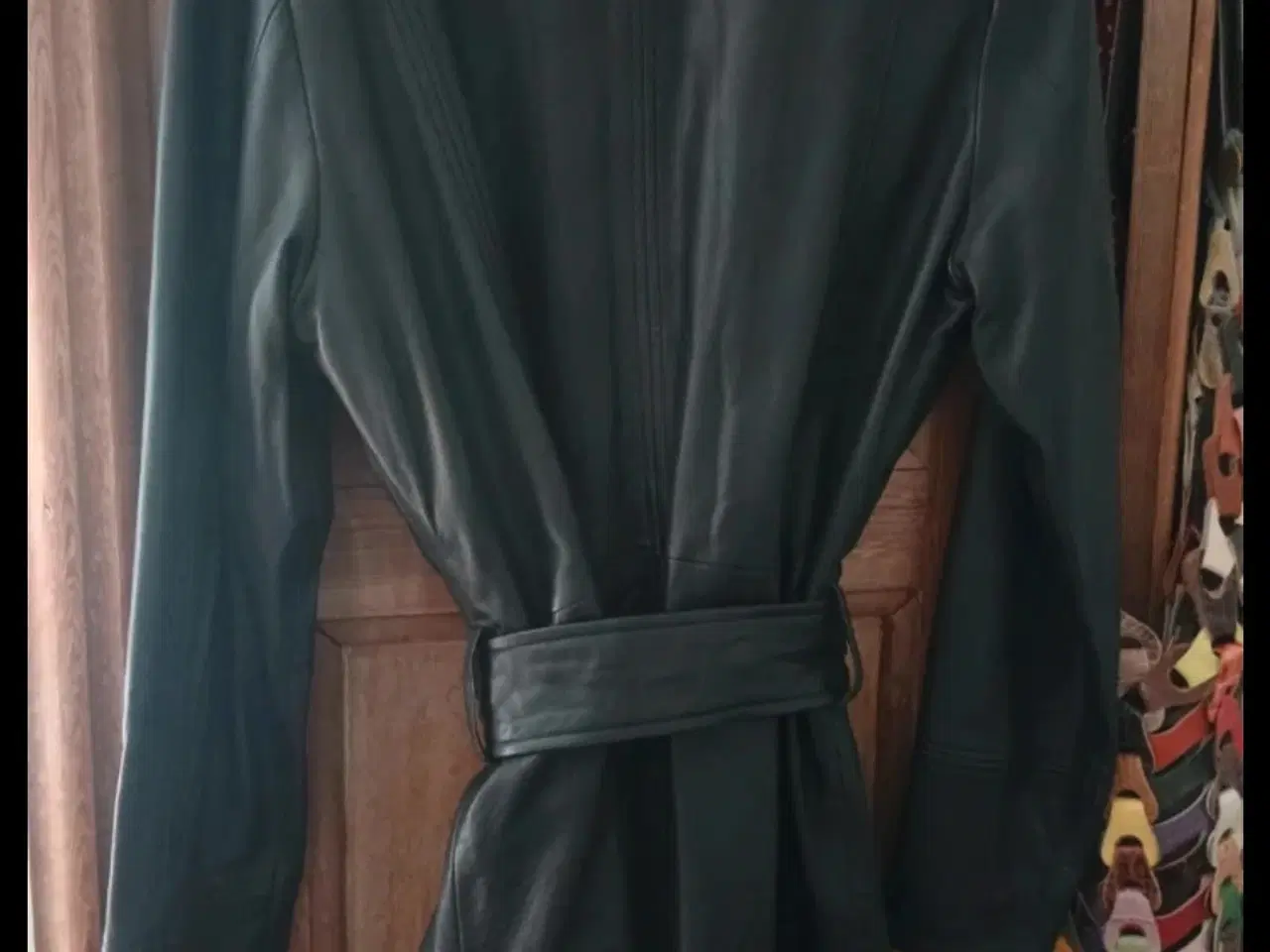 Billede 5 - Skindjakke, Soft Rebels sort med aftageligt bælte