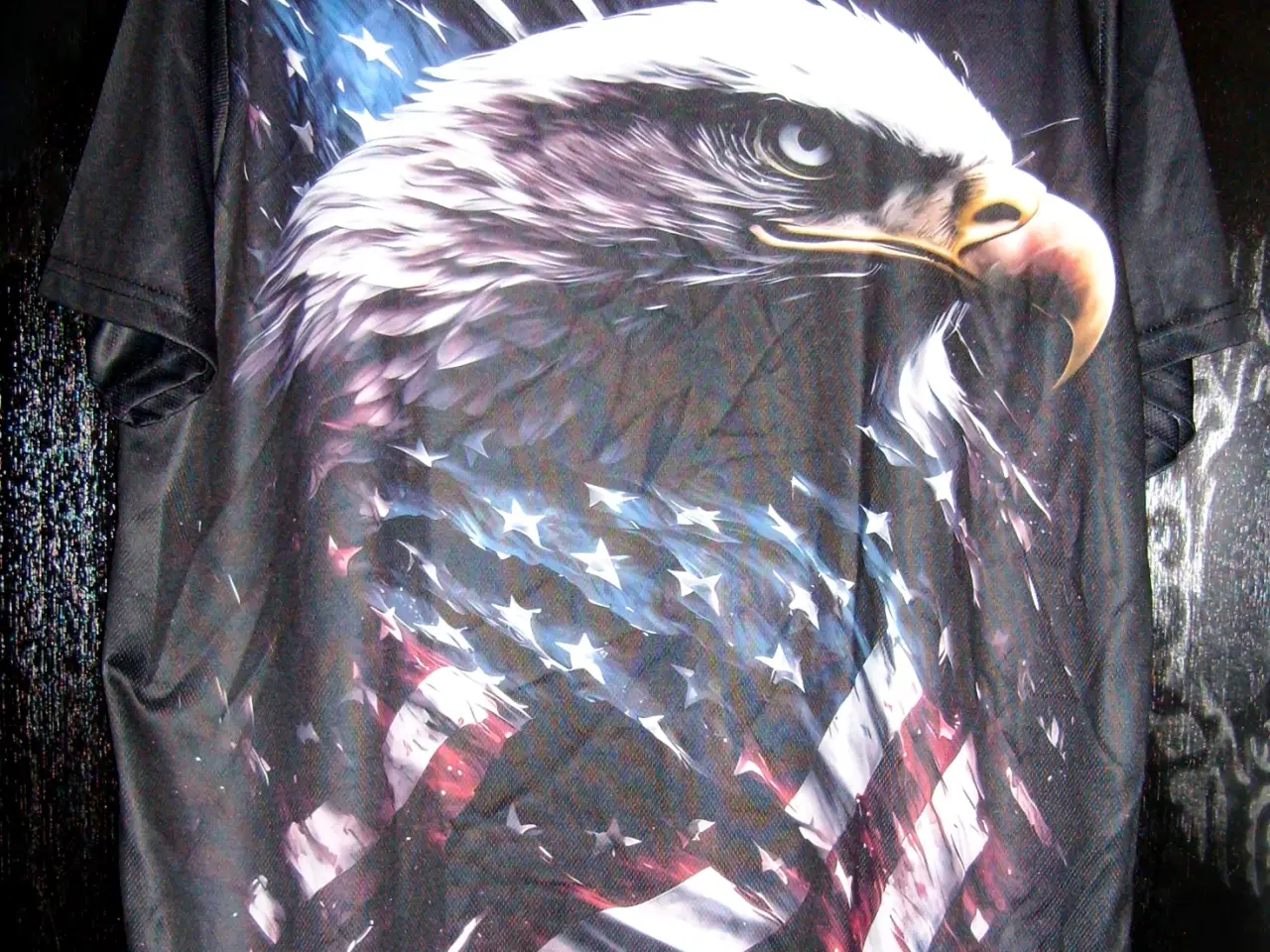 Billede 2 - Sort ørne T-shirt / hættetrøje