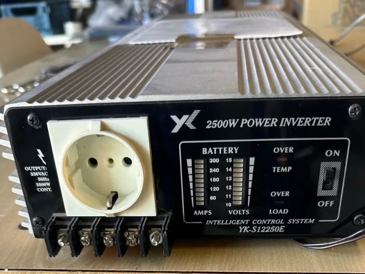 Billede 2 - YK 2500W Power Inverter 12V til 230V super pæn s