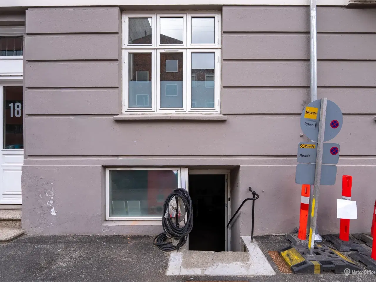 Billede 3 - SÆLGES: Regulær erhvervsandel i kælder – ideel til lager. pluklager eller hobby på Esromgade