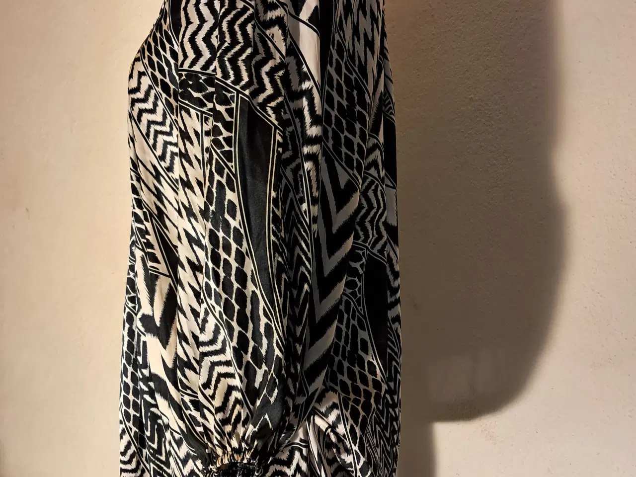 Billede 2 - Fillucca str. 38 bluse