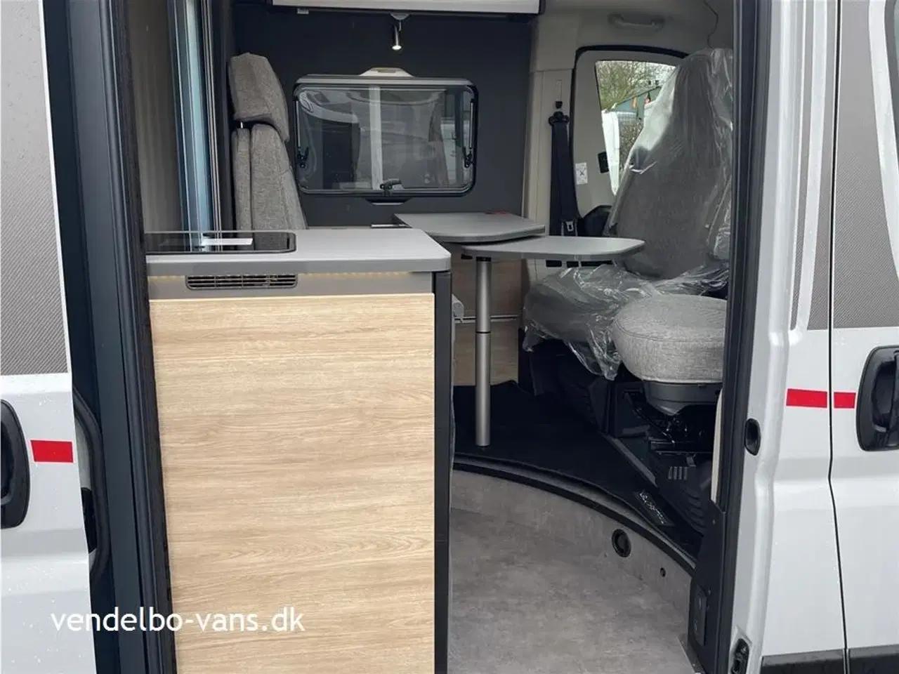 Billede 25 - 2024 - Dethleffs Globetrail CVD 600 ER Advantage   Korteste model med enkeltsenge - årets CamperVan 2024