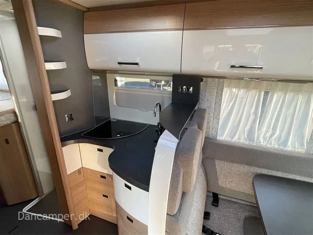 Billede 29 - 2026 - Carthago c-tourer I 145 LE   Design og komfort når det er bedst! MERCEDES 170 Hk, 9-trin aut.gear, adaptiv fartpilot,  4,2/4,5 tons totalvægt