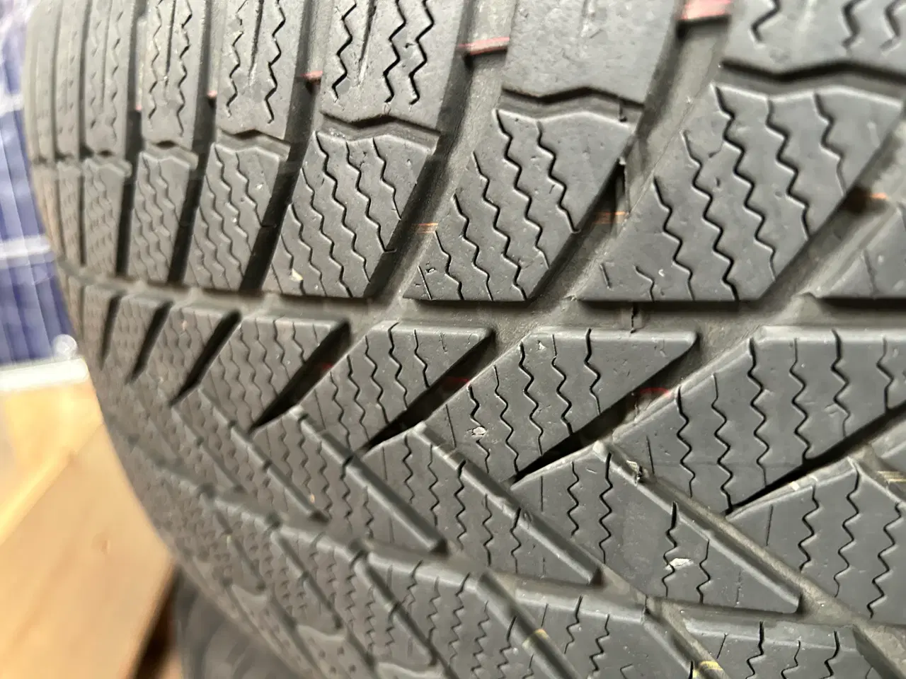 Billede 4 - Mercedes EQC 19” vinterdæk med fælge