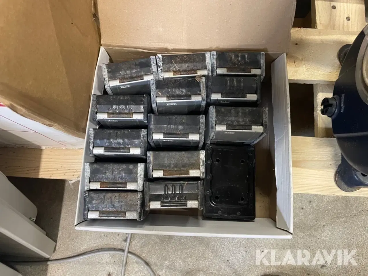 Billede 10 - Stort Lot af diverse udstyr - lamper, rotationslaser, kværn