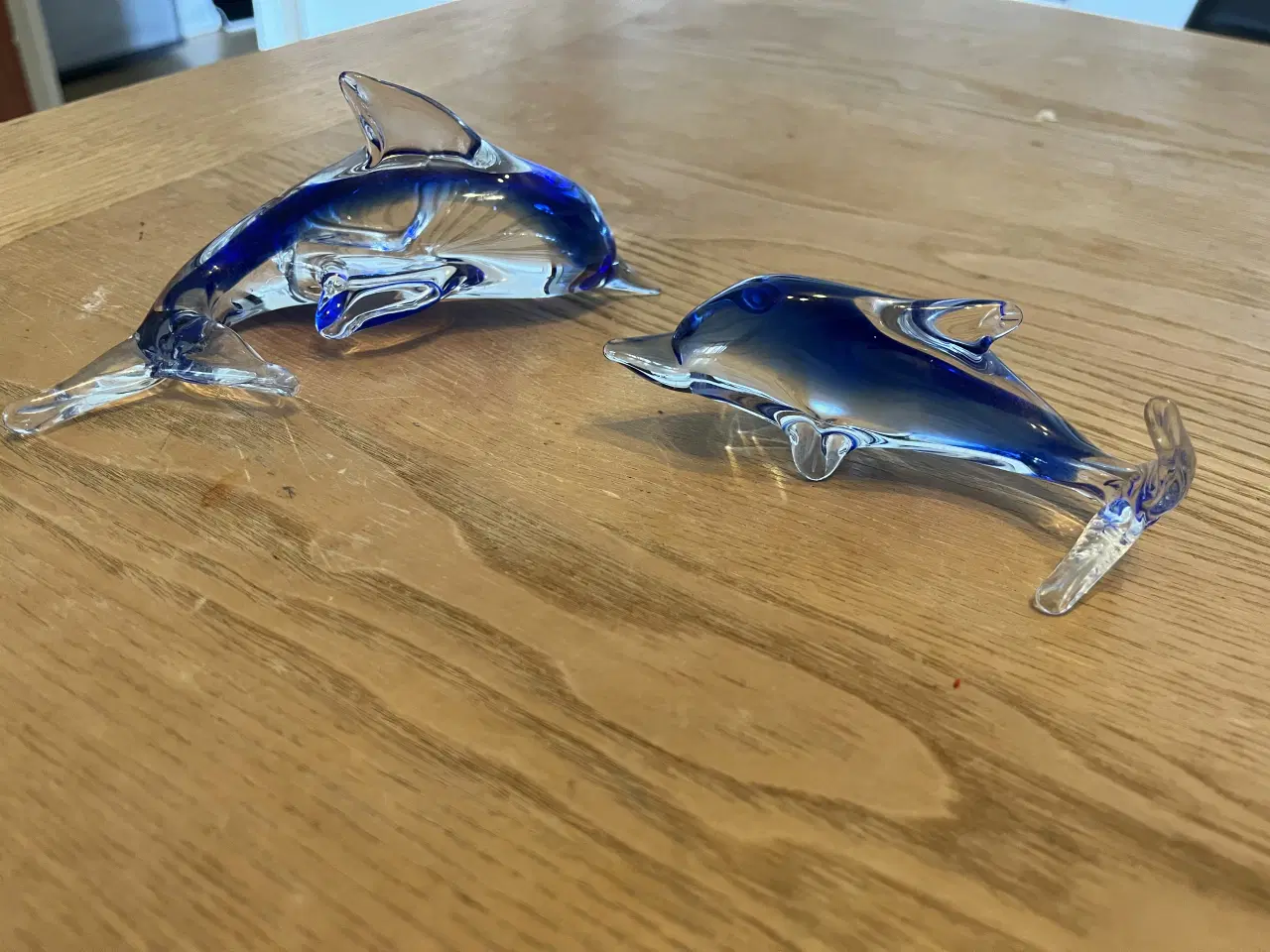 Billede 1 - 2 delfin figurer