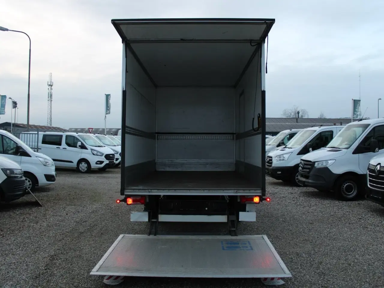 Billede 12 - Iveco Daily 2,3 35S14 Alukasse m/lift AG8