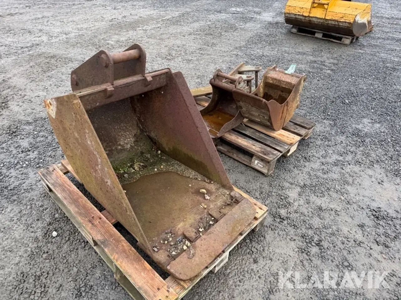 Billede 2 - Skovle 3 styk og 1 styk grubbe