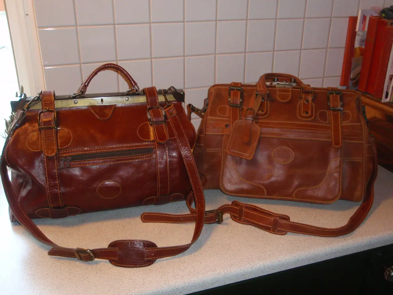 Billede 1 - 2 stk. læder rejsetasker