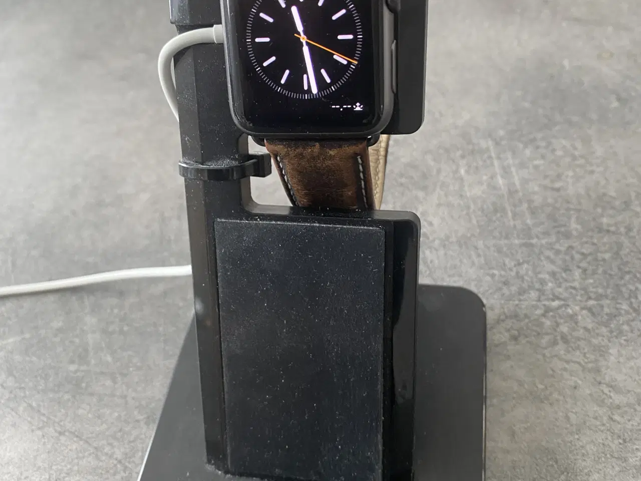 Billede 1 - Apple Watch 42 mm, incl. ladestation og 3 remme.