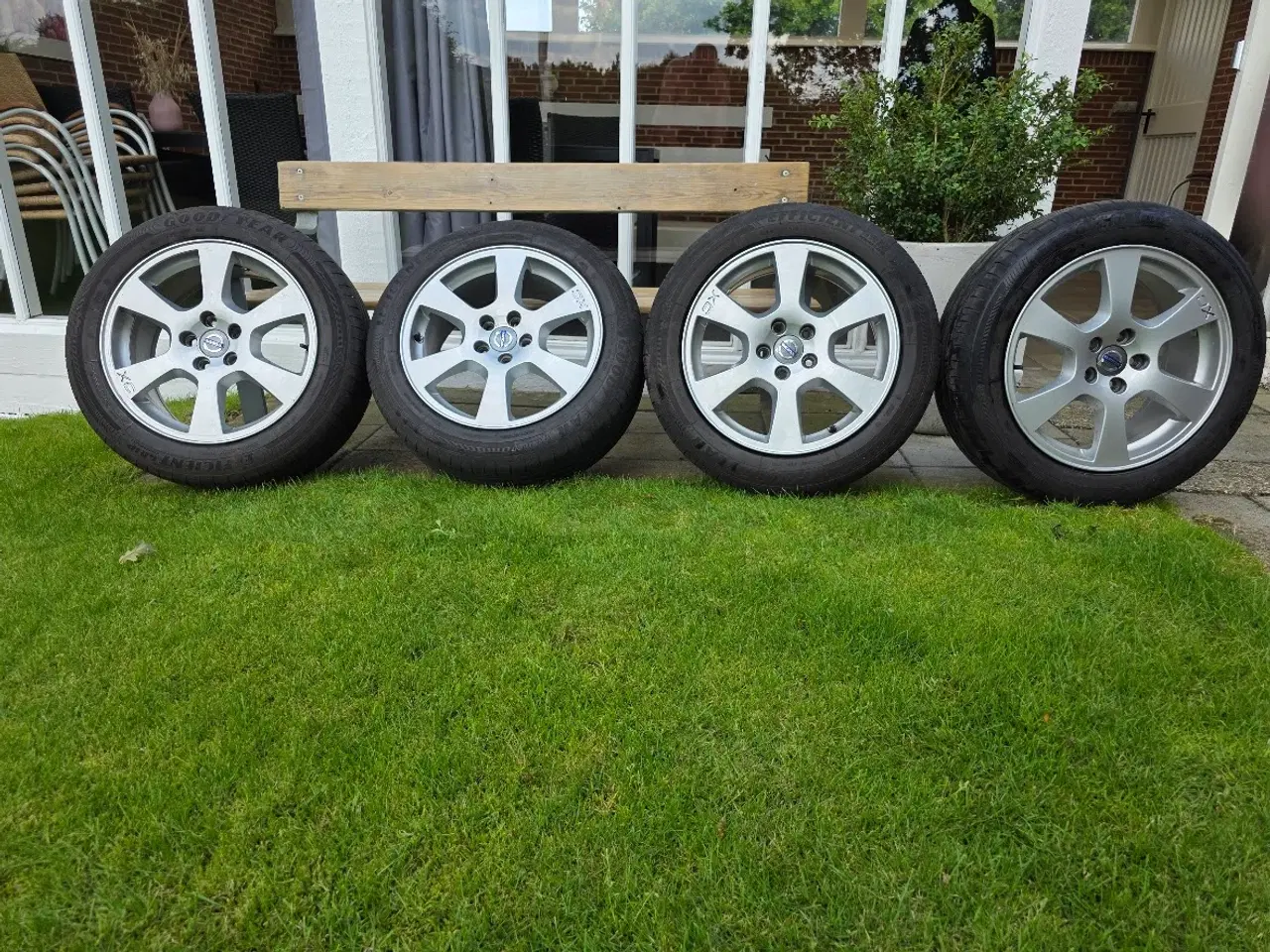 Billede 4 - Volvo 5x108 Fælge med Goodyear dæk til salg