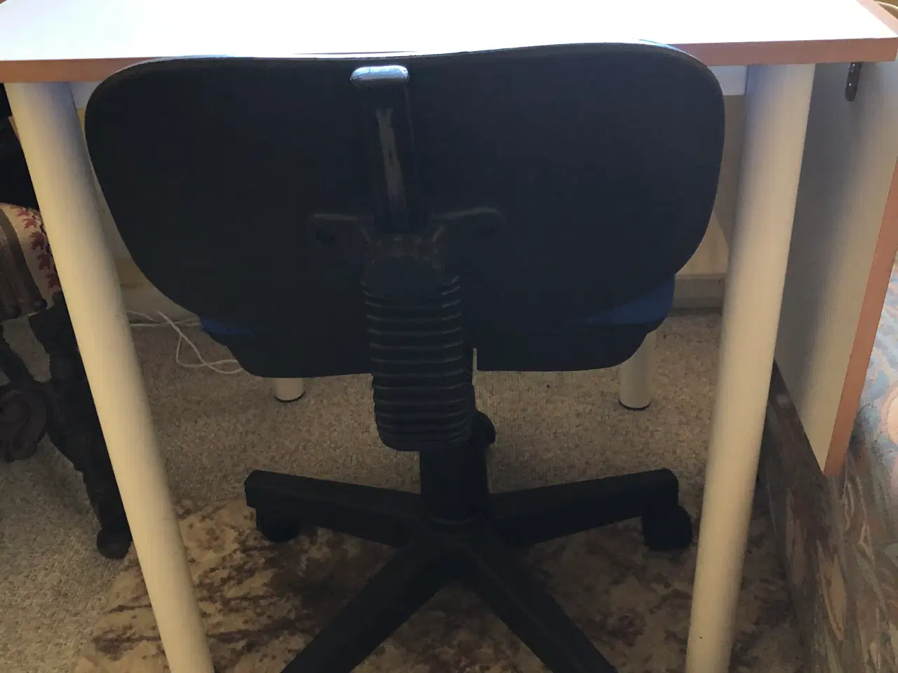 Billede 2 - Hvidt klapborde og kontorstol