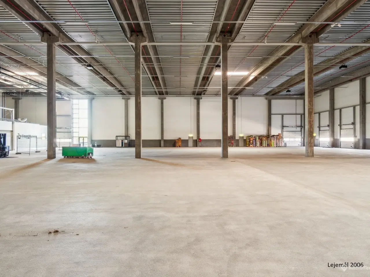 Billede 18 - Logistiklejemål med porte og ramper og en loftshøjde op til 10 meter