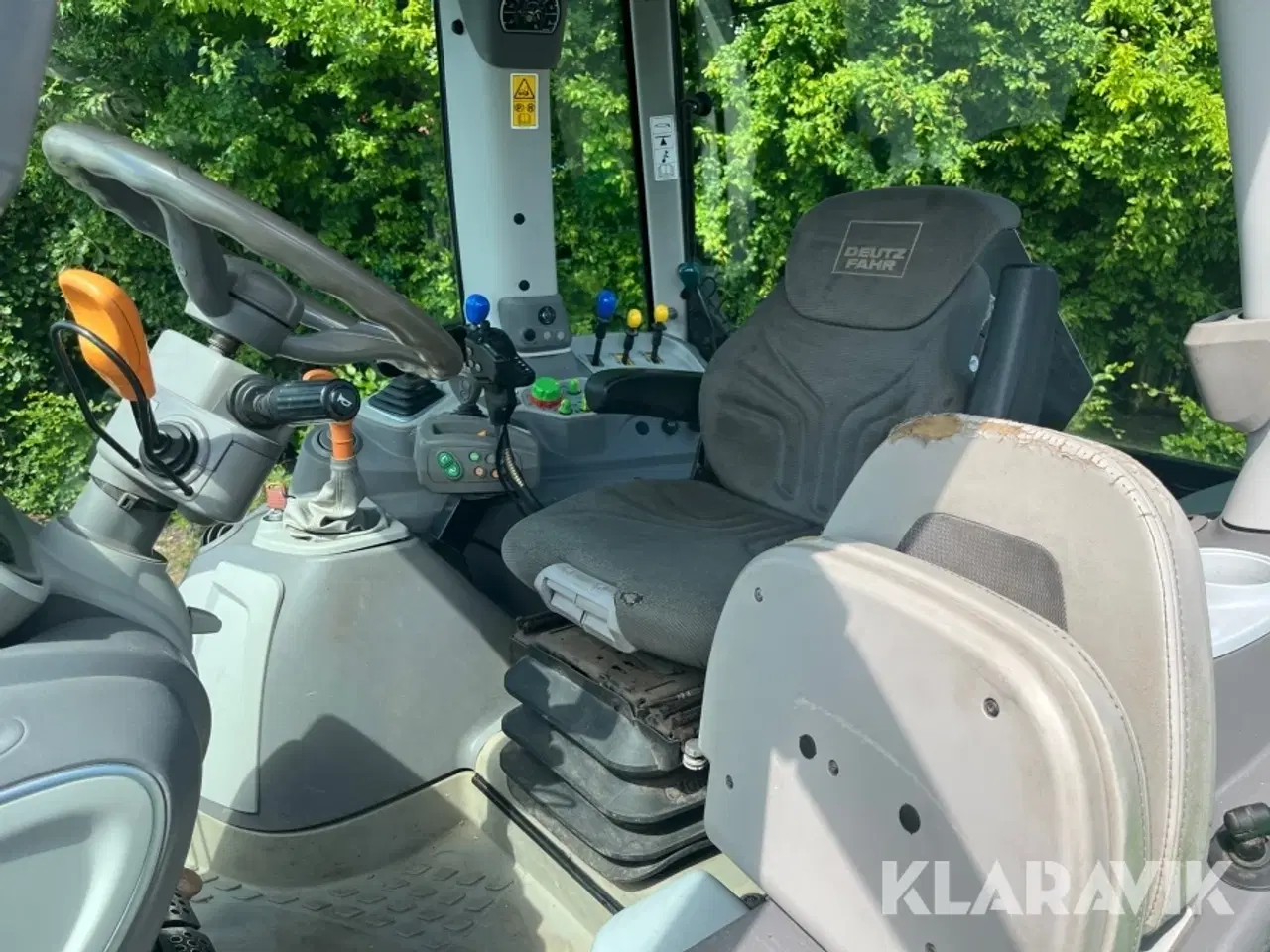 Billede 12 - Traktor DEUTZ-FAHR Agronom 6165.4 med frontlæsser