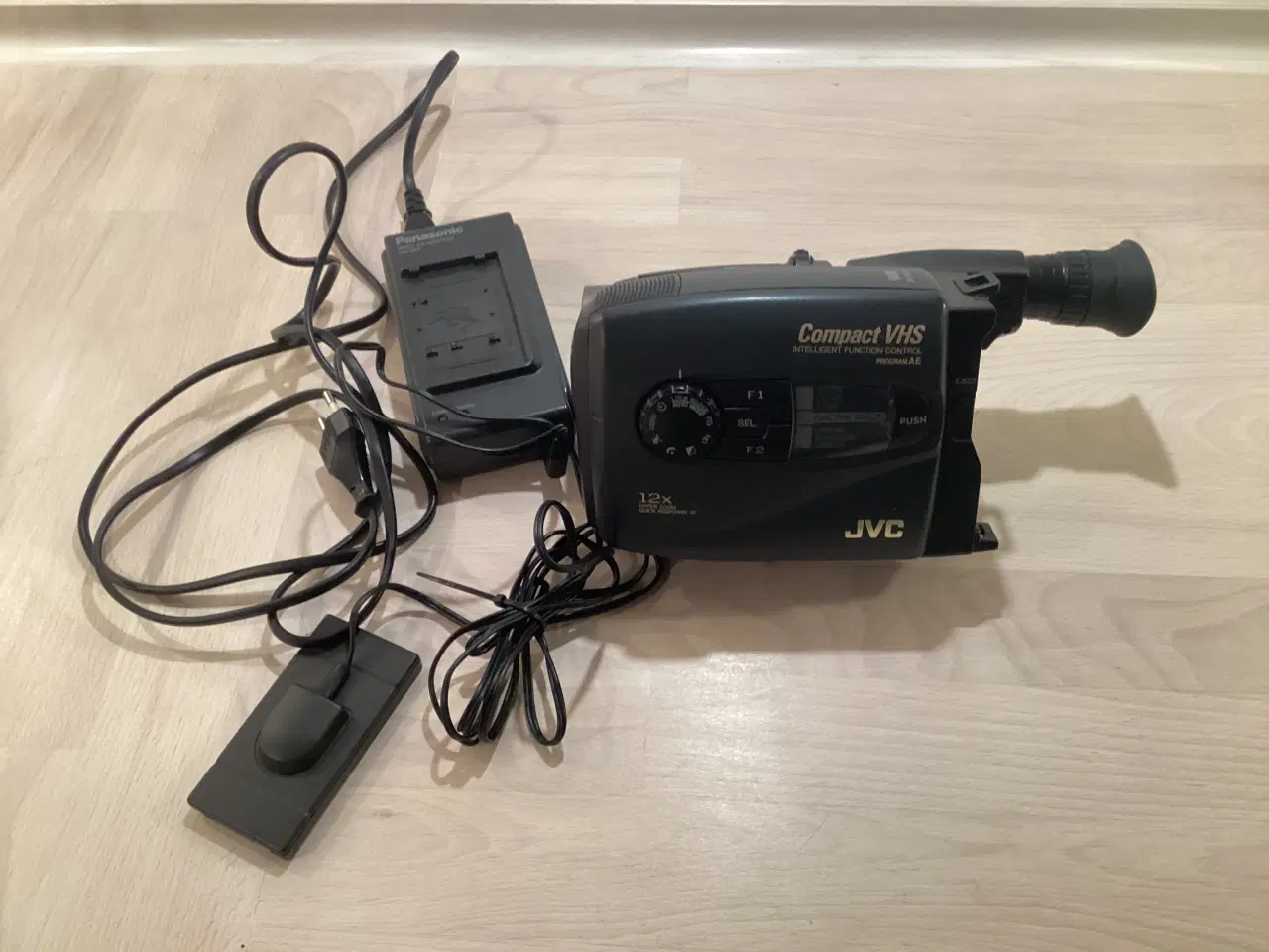 Billede 1 - Har du brug for at afspille VHS-C bånd, så,se her