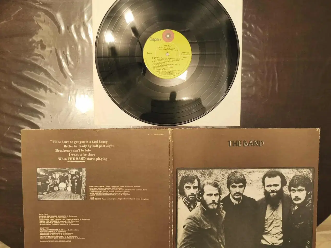 Billede 1 - The band Same titled