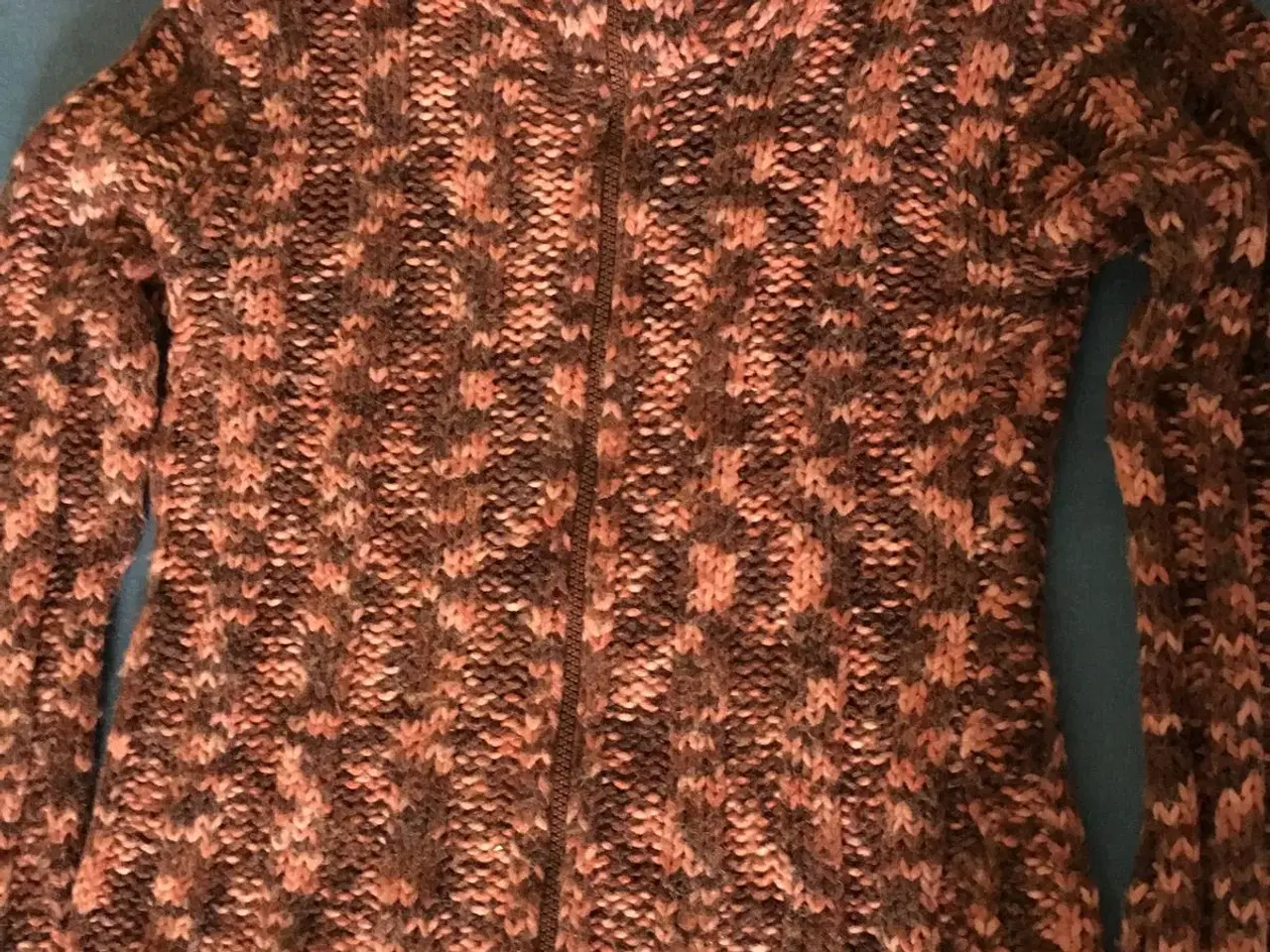 Billede 2 - Lyserød og brun cardigan til salg