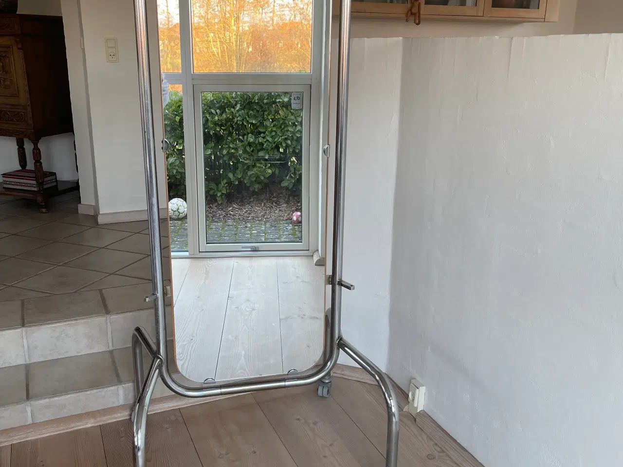 Billede 1 - Stort og flot Bauhaus spejl