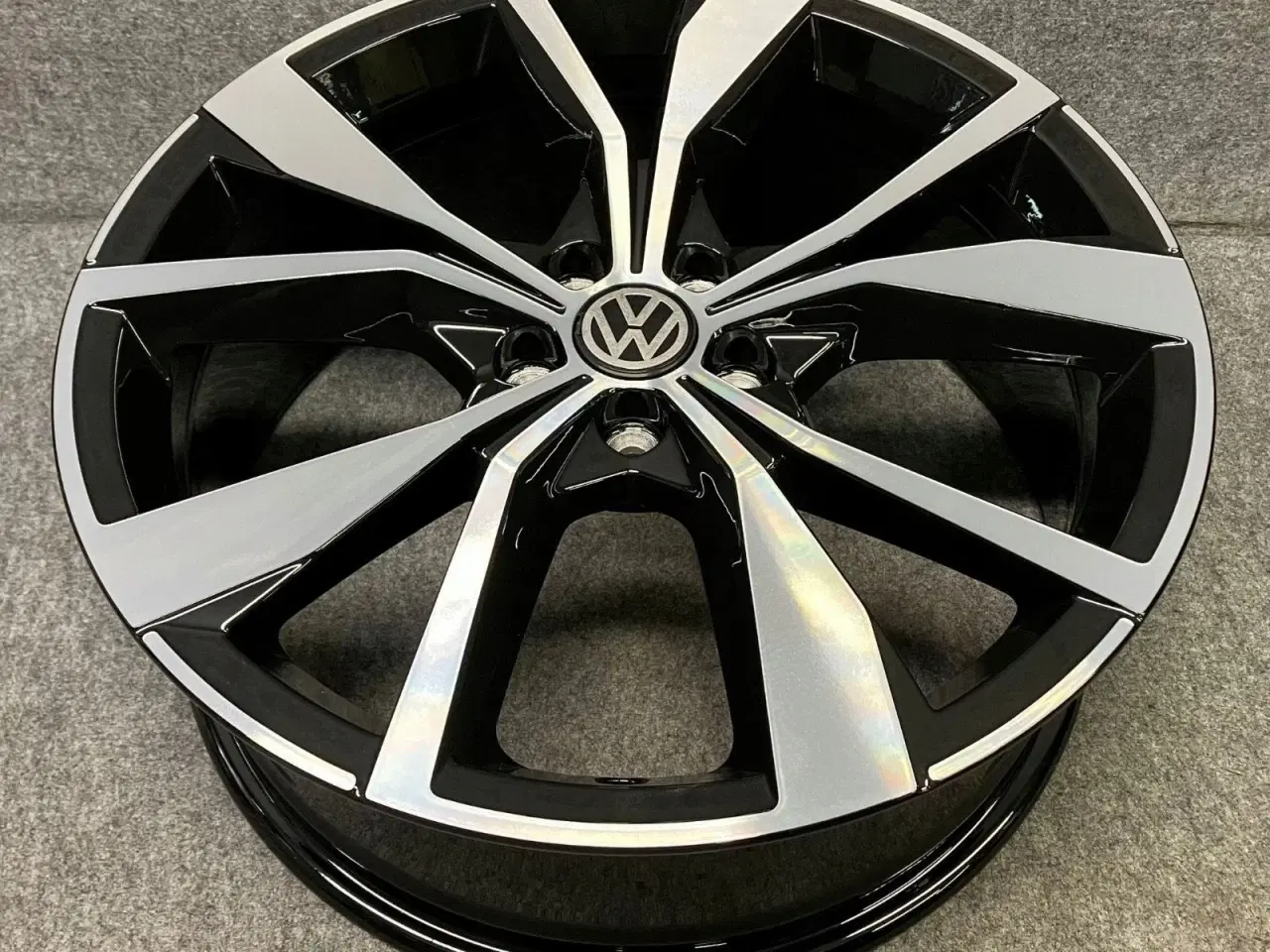 Billede 1 - ALUFÆLGE VW TAIGO 2G7 T-CROSS C11 MISANO 18"