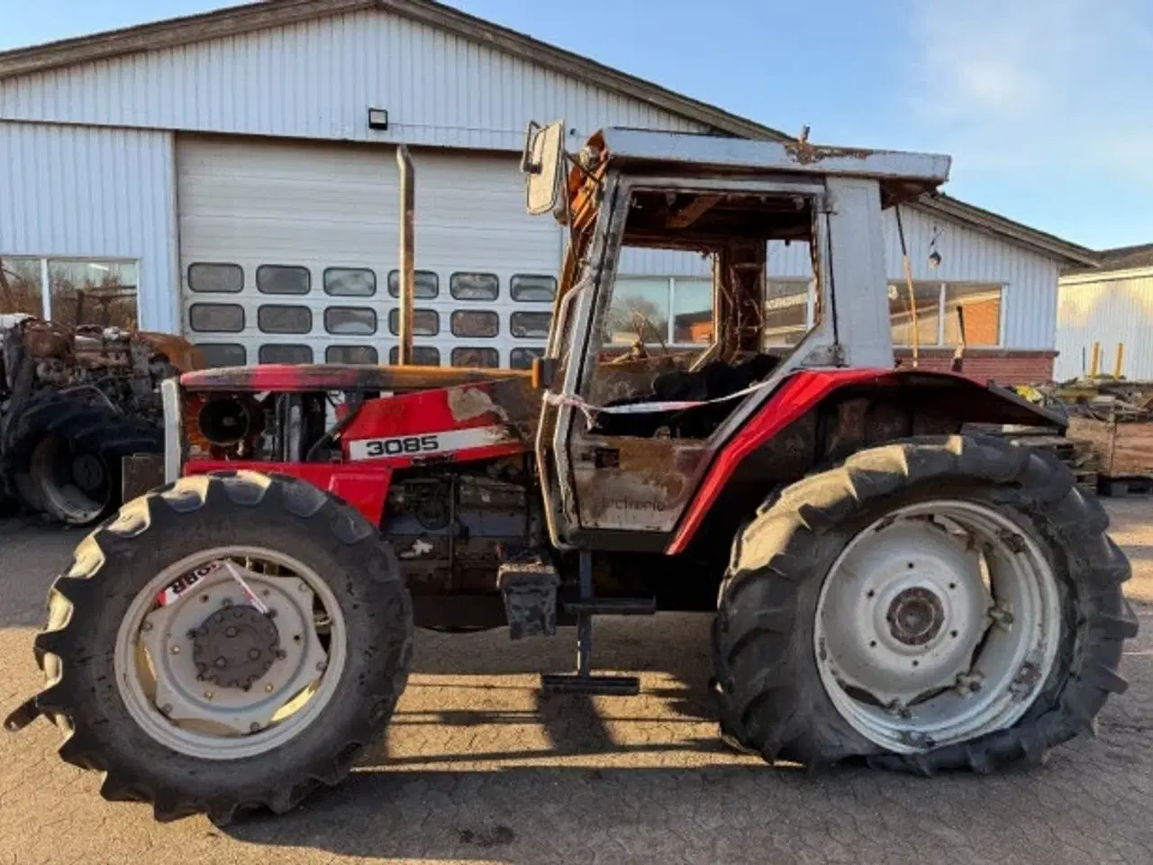 Billede 1 - Massey Ferguson 3085 (Sælges i dele/For parts)