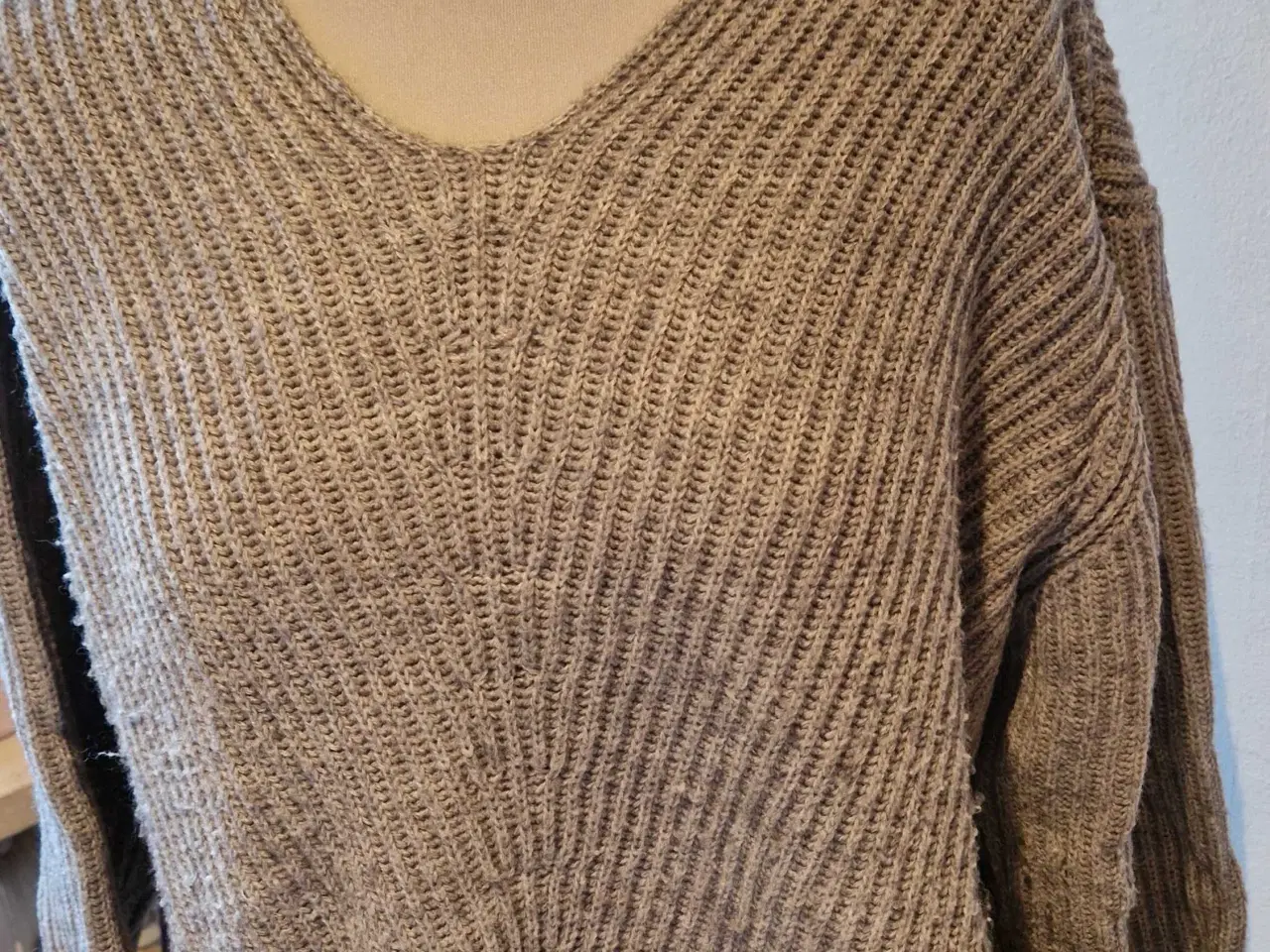 Billede 4 - Lækre strik trøjer