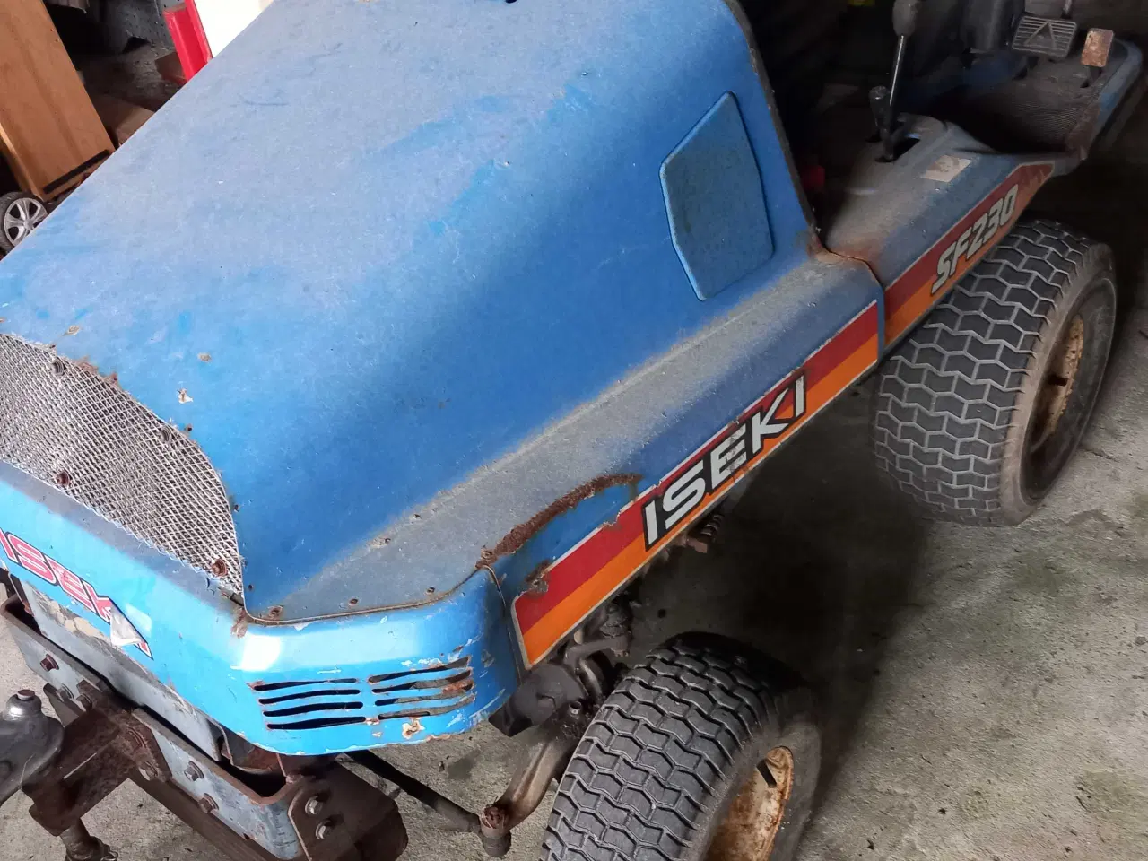 Billede 2 - Iseki 4wd sælges, med nymalet klipebord