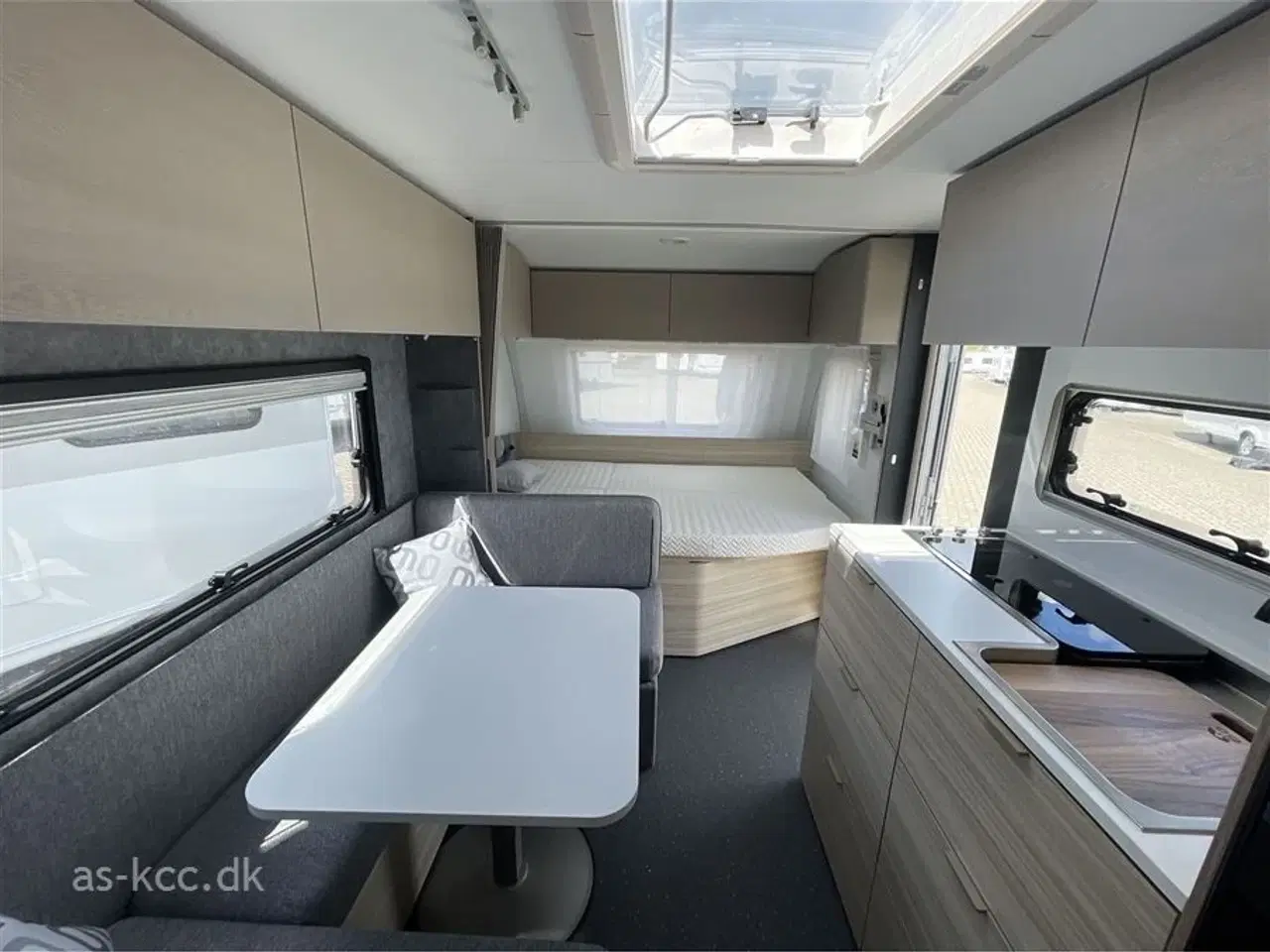 Billede 8 - 2026 - Adria Altea 552 PK Kampagne Adria Altea 552 PK 60 Years årg. 2025 7 Sovepladser, 6 Siddepladser med stor kampangnepakke