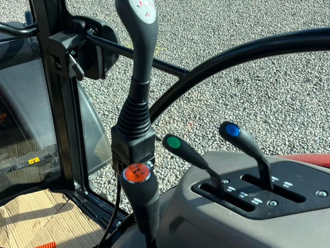 Billede 8 - Case IH Farmall 75 A Med frontlift og vendegear og brede hjul.