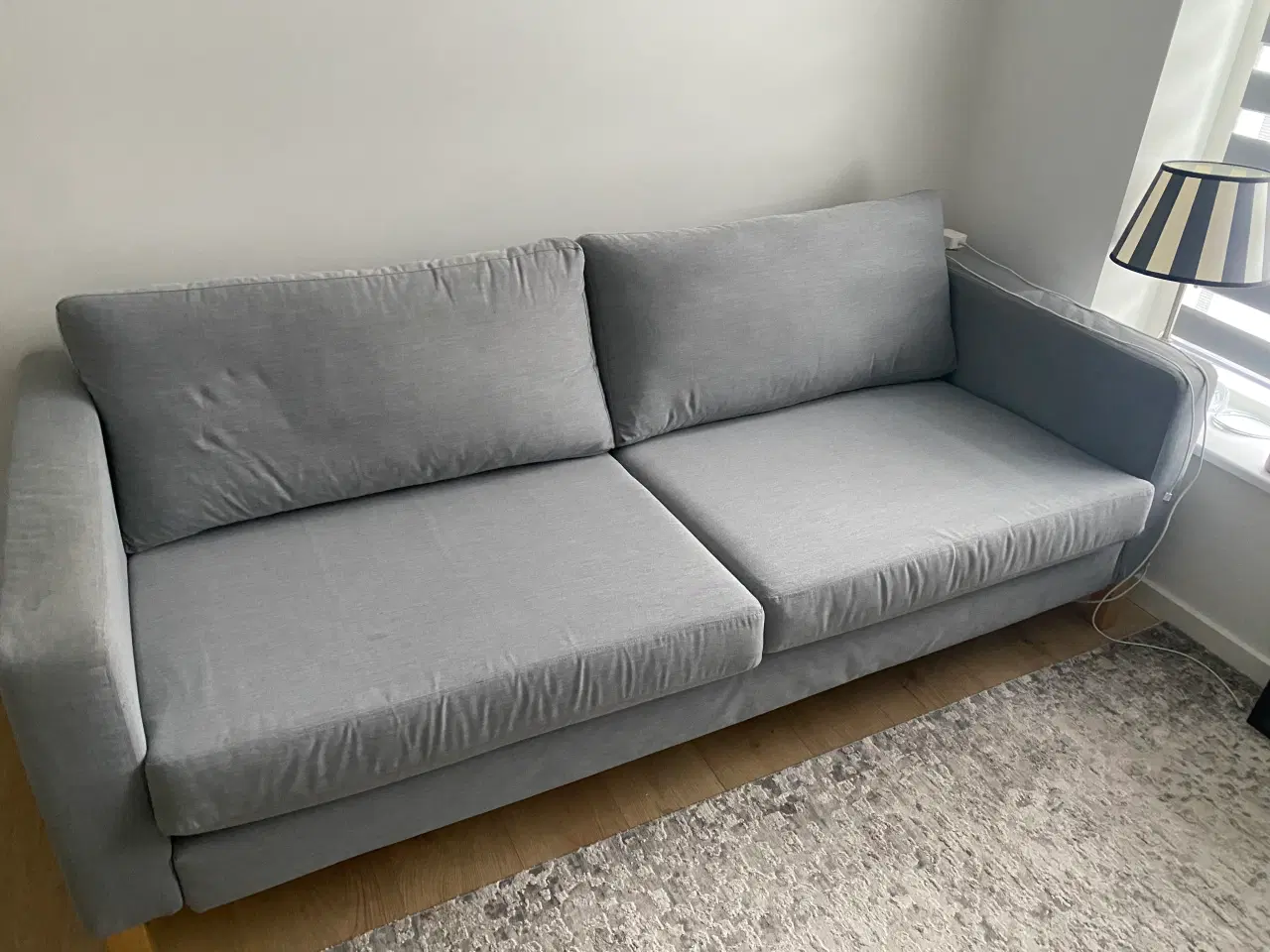 Billede 6 - Superlækker og behagelig stofsofa