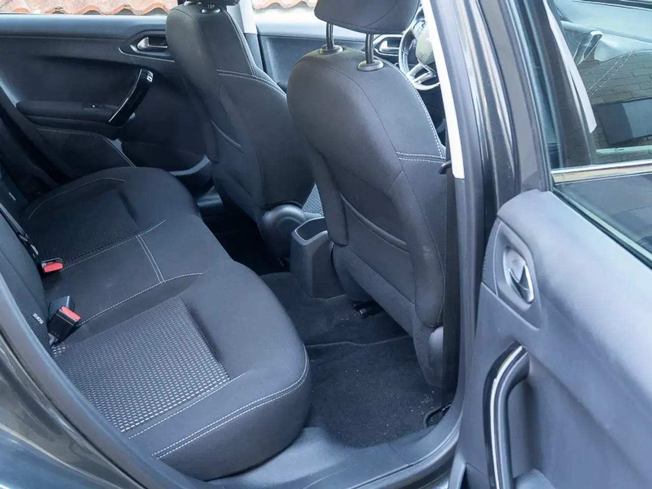 Billede 3 - Peugeot 208 1.2 VTi 5D Allure i perfekt stand