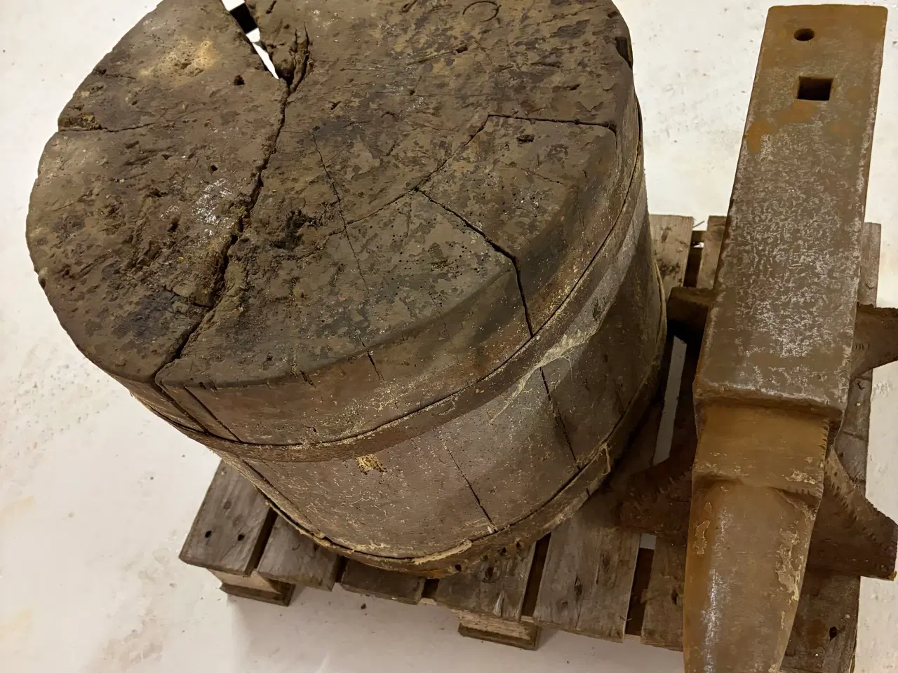 Billede 2 - Ambolt med træfod