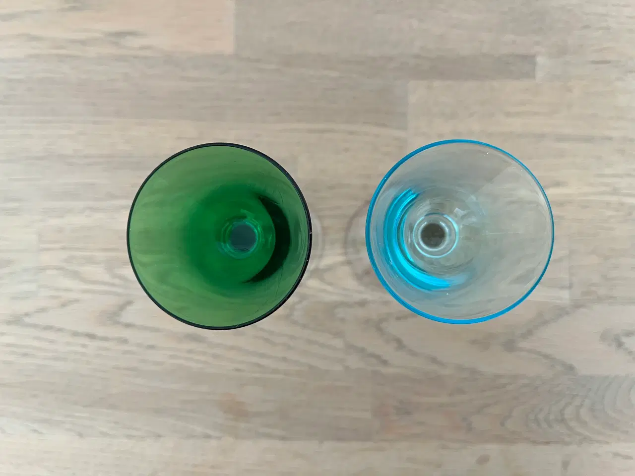 Billede 3 - Snapseglas i grønt og lyseblåt glas